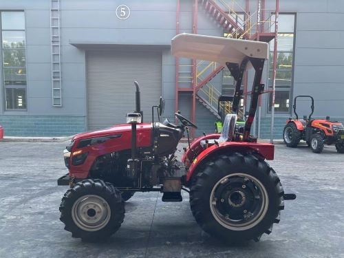 Traktor od 30ks sa rolnom i krovom